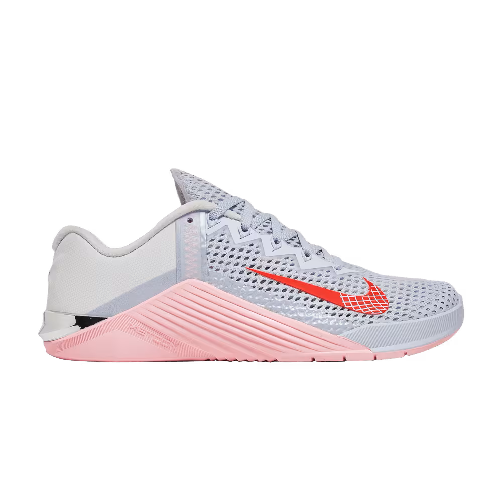 Nike Women's Metcon 6 Football Grey Arctic Punch