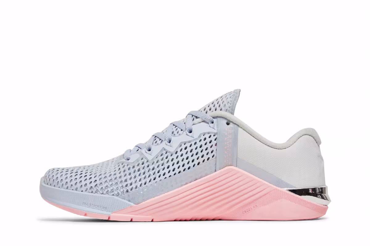 Nike Women's Metcon 6 Football Grey Arctic Punch, view 4