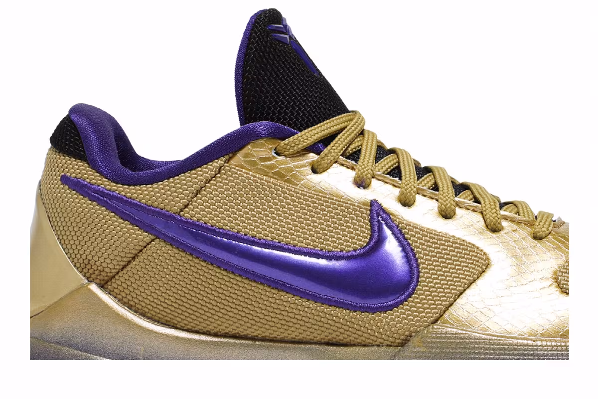 Undefeated x Nike Zoom Kobe 5 Protro Hall Of Fame, view 3