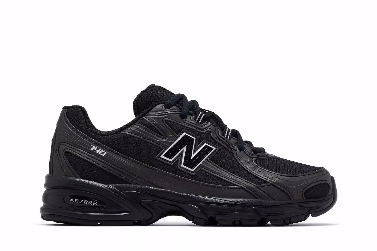 New Balance 740 Black, view 2