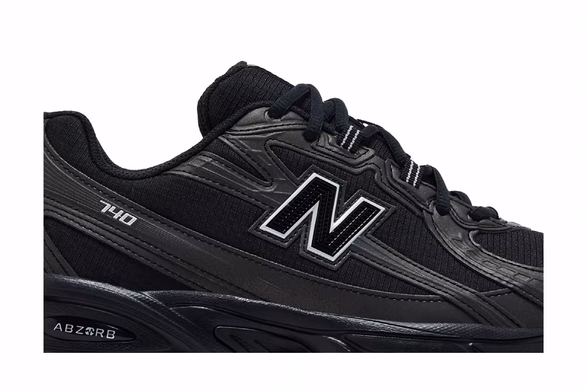 New Balance 740 Black, view 3