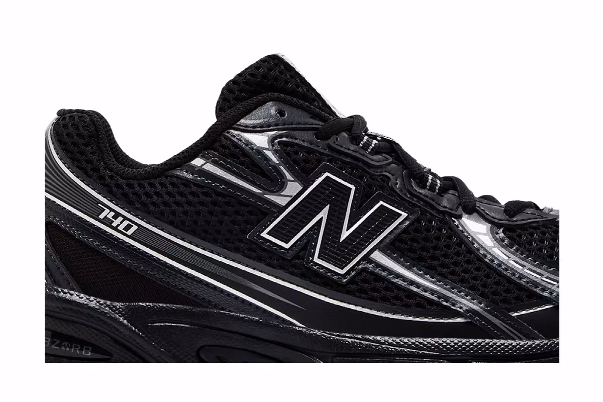 New Balance 740 Big Kid Wide Black Silver Metallic, view 3