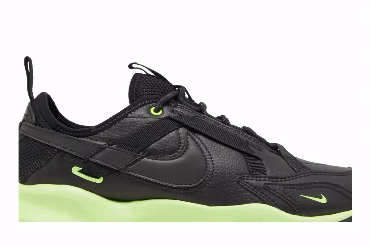 Nike Women's TC 7900 Black Ghost Green, view 3
