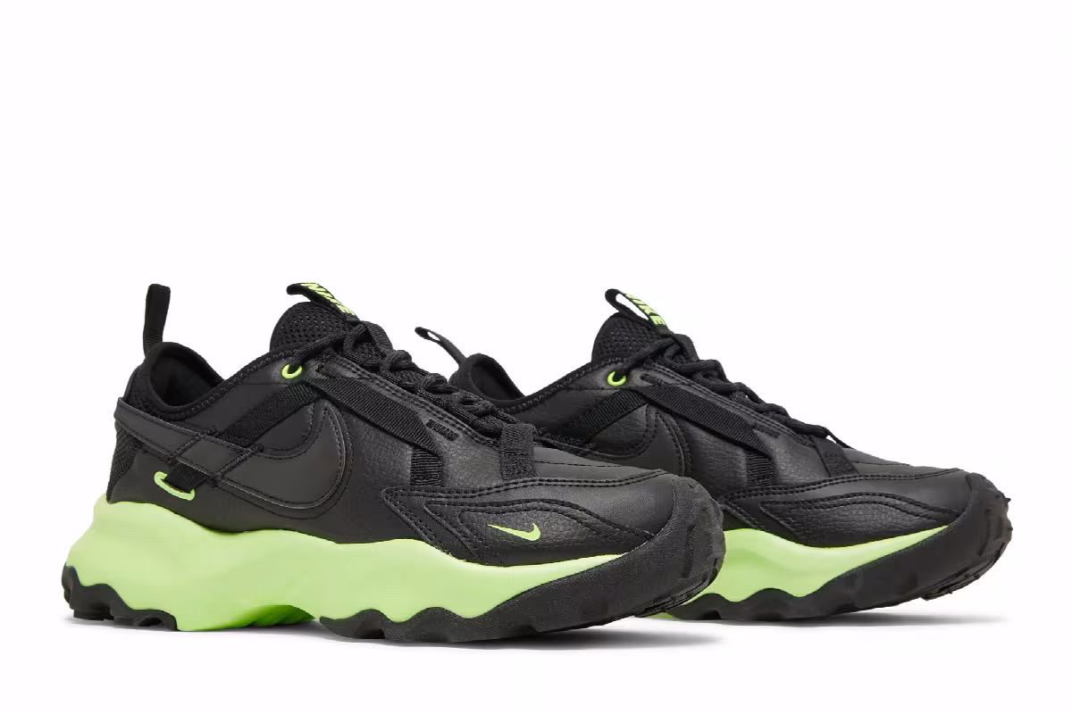 Nike Women's TC 7900 Black Ghost Green, view 9