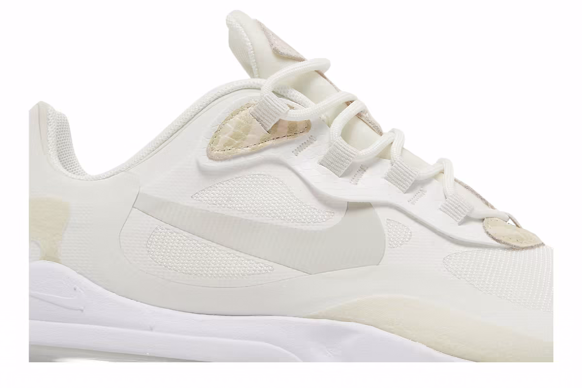 Nike Women's Air Max 270 React SE Light Bone, view 3