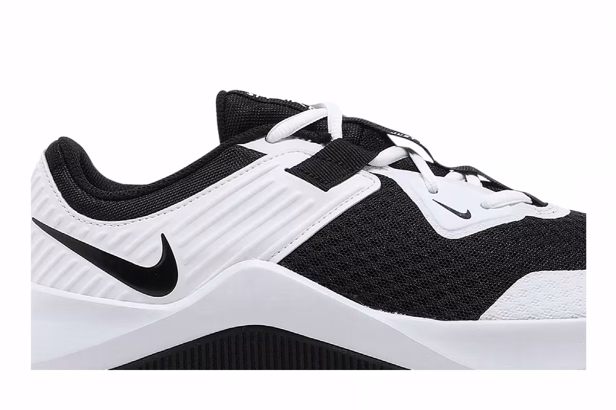 Nike MC Trainer Black White, view 3