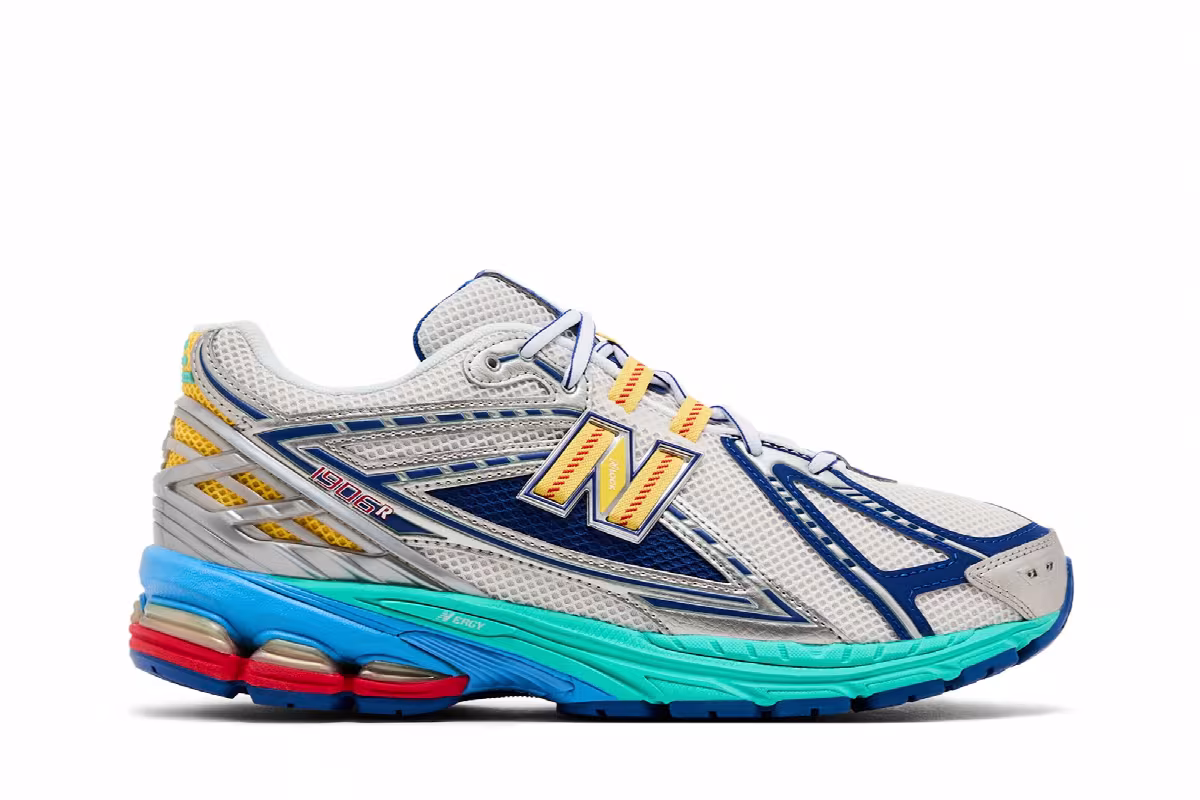 New Balance 1906R Moon Sign, view 2