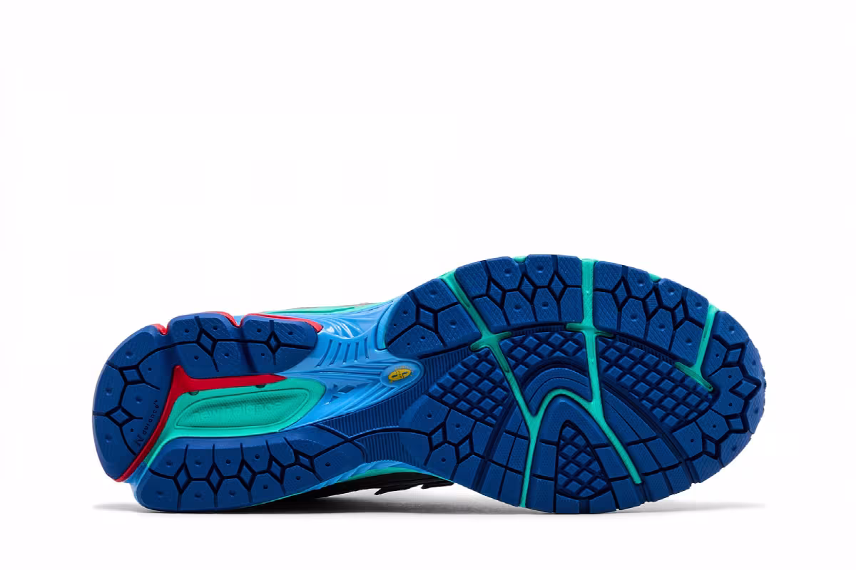 New Balance 1906R Moon Sign, view 5