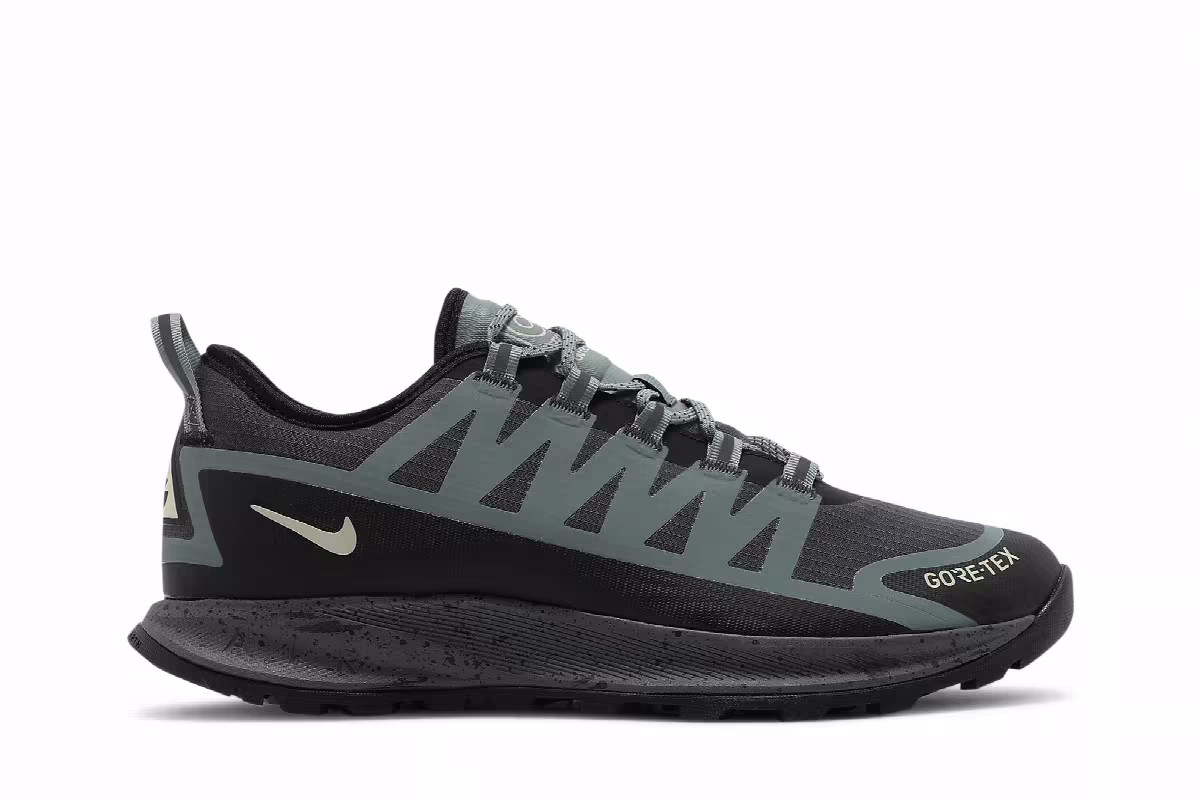 Nike ACG Air Nasu Gore-Tex Clay Green, view 2