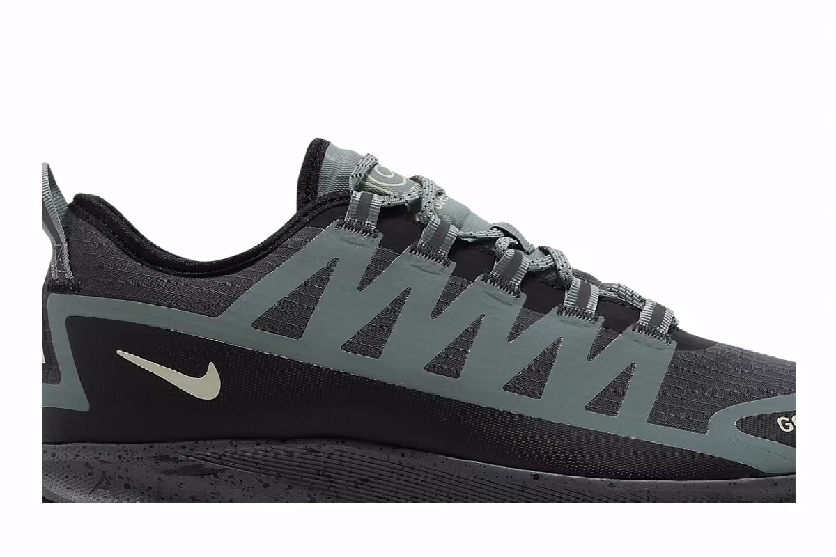 Nike ACG Air Nasu Gore-Tex Clay Green, view 3