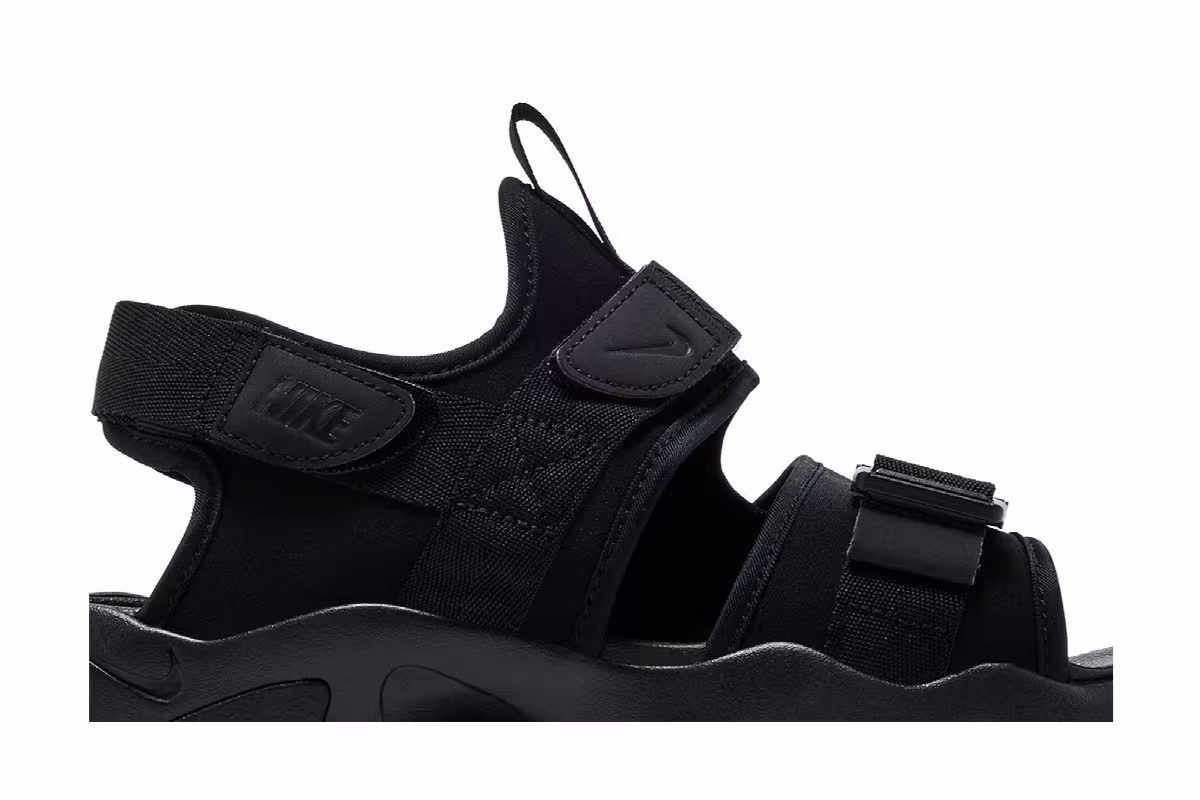 Nike Canyon Sandal Triple Black, view 3
