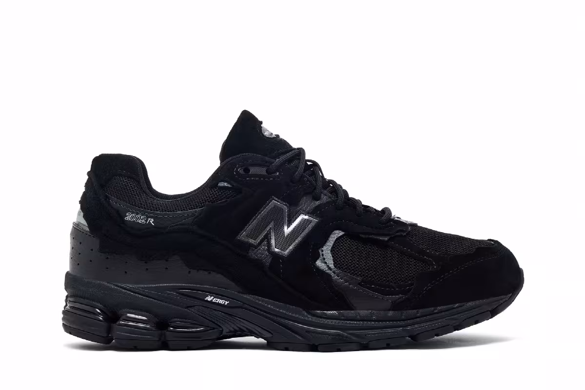New Balance 2002R Protection Pack - Black, view 2