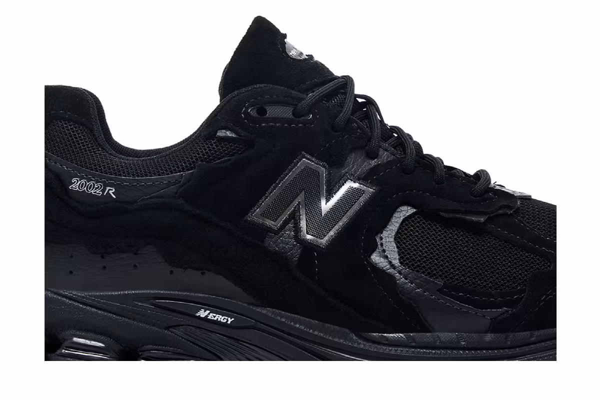 New Balance 2002R Protection Pack - Black, view 3