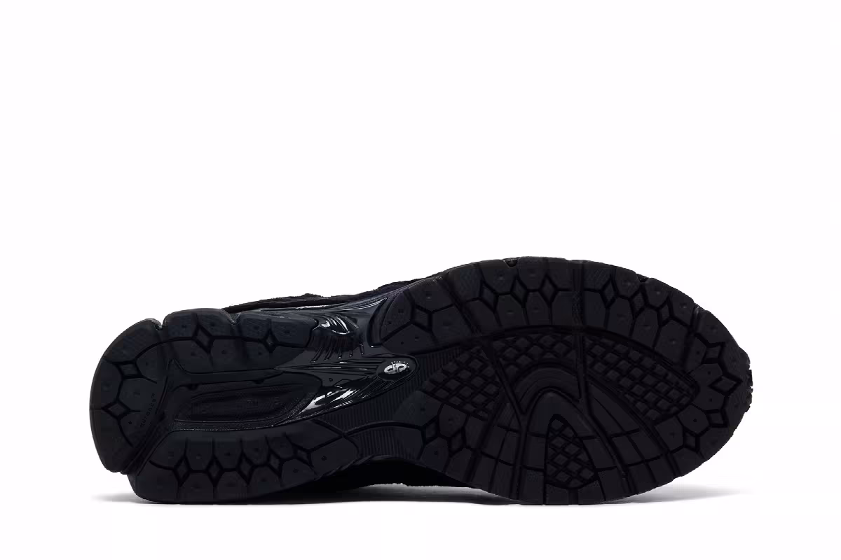 New Balance 2002R Protection Pack - Black, view 5