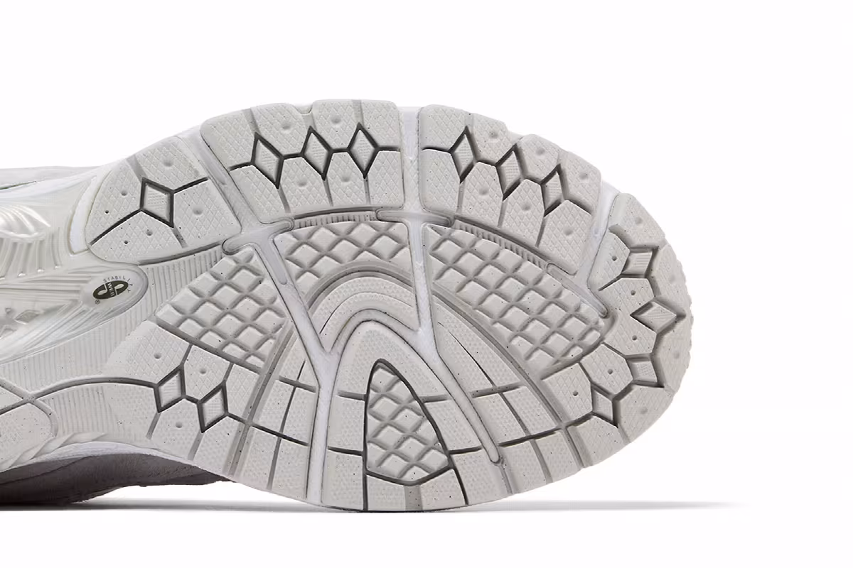 New Balance 2002R Grey White, view 6