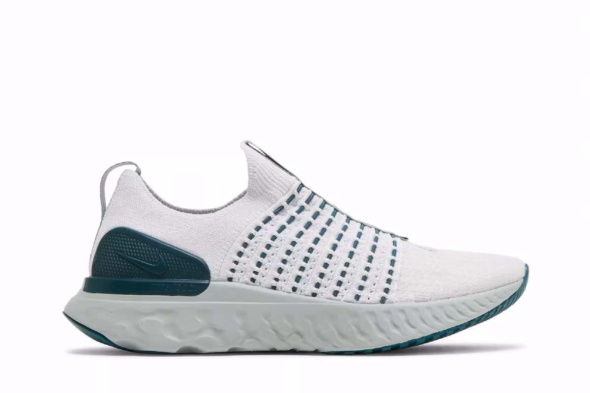 Nike Women's React Phantom Run Flyknit 2 Platinum Tint Dark Teal Green, view 2