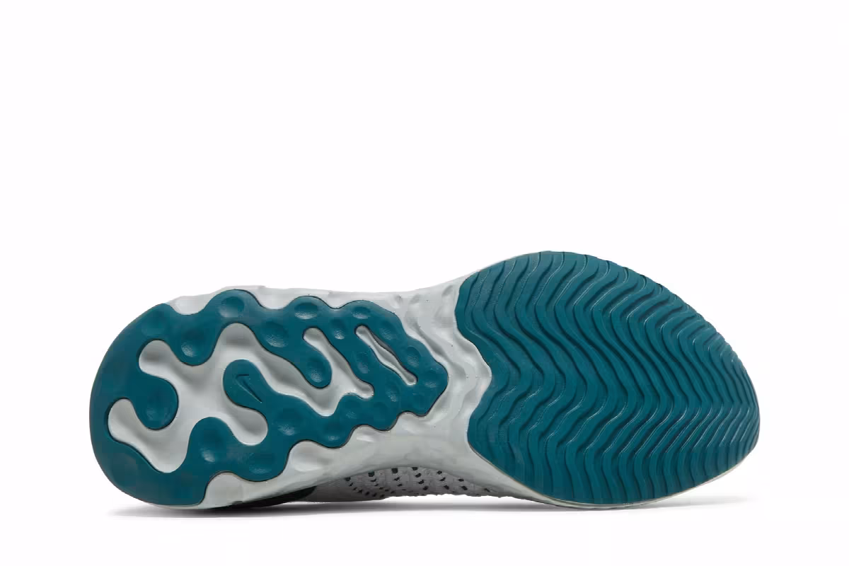 Nike Women's React Phantom Run Flyknit 2 Platinum Tint Dark Teal Green, view 5