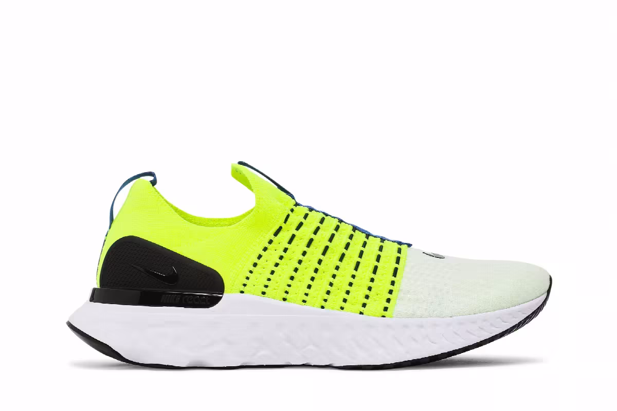 Nike React Phantom Run Flyknit 2 White Yellow, view 2
