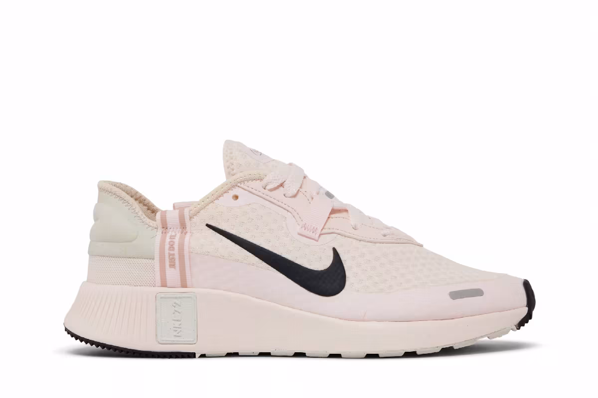 Nike Women's Reposto Light Soft Pink, view 2