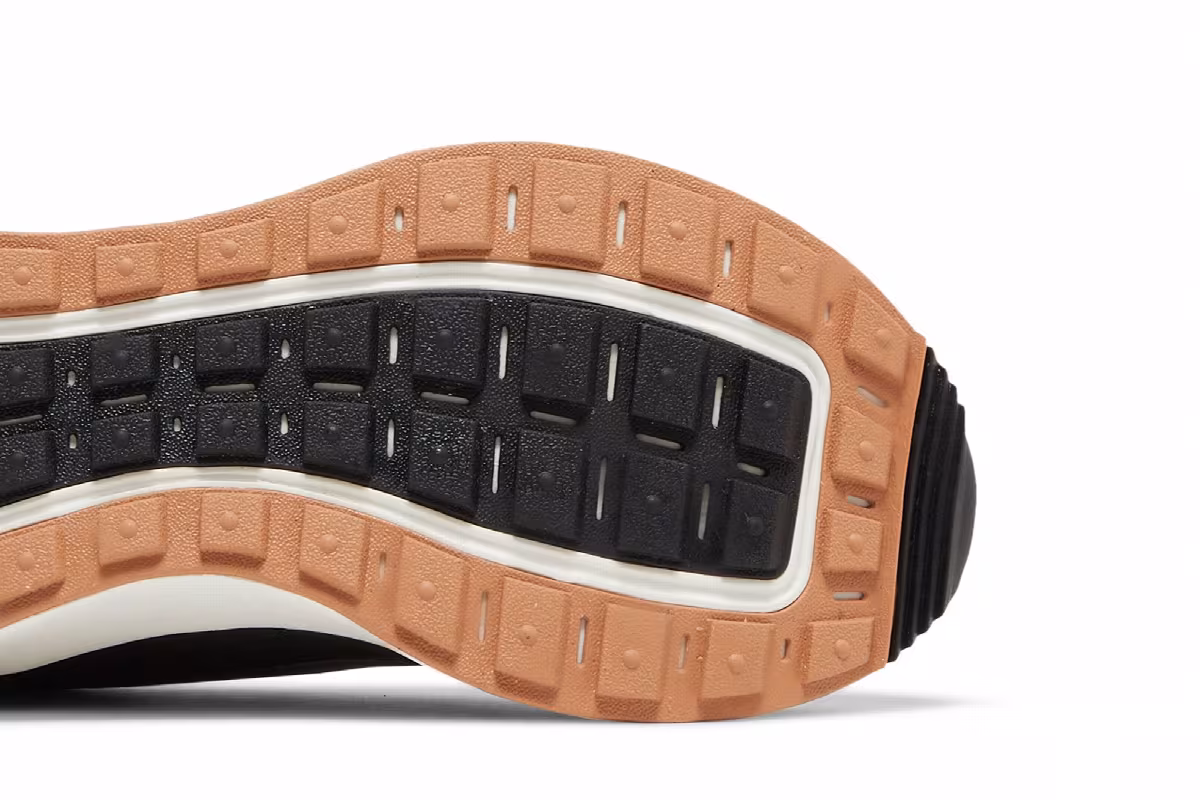 Nike Women's Reposto Black Light Cognac, view 6