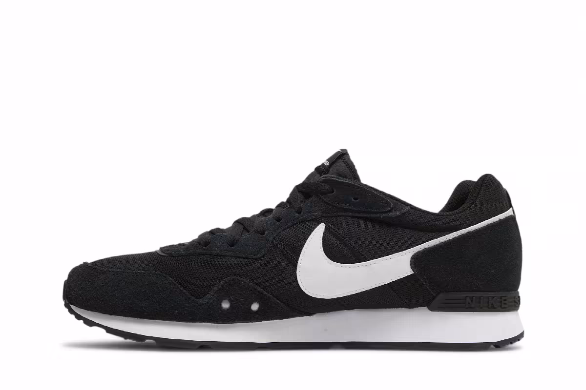 Nike Venture Runner Black White, view 4