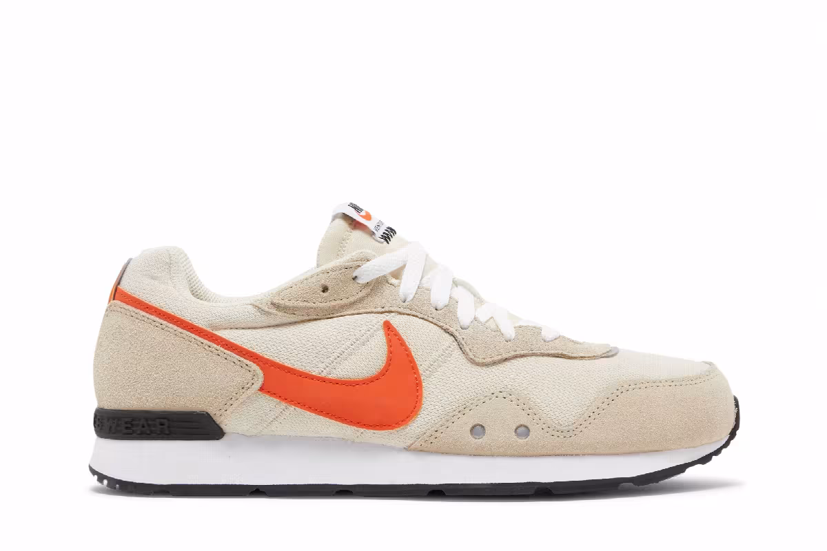 Nike Venture Runner Rattan Orange, view 2
