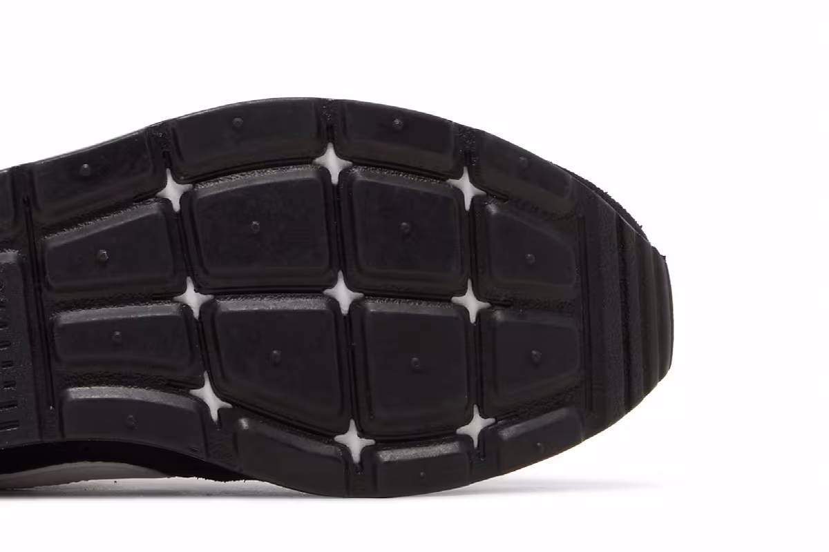 Nike Women's Venture Runner Black White, view 6