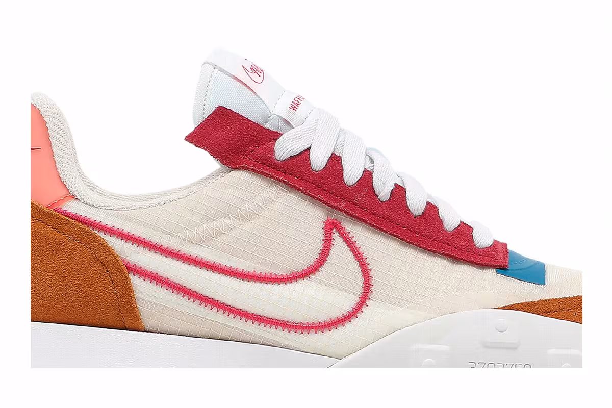 Nike Women's Waffle Racer 2X Monarch, view 3