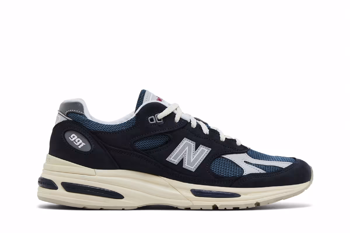 New Balance 991v2 Made in England Vintage Sport Pack - Navy, view 2