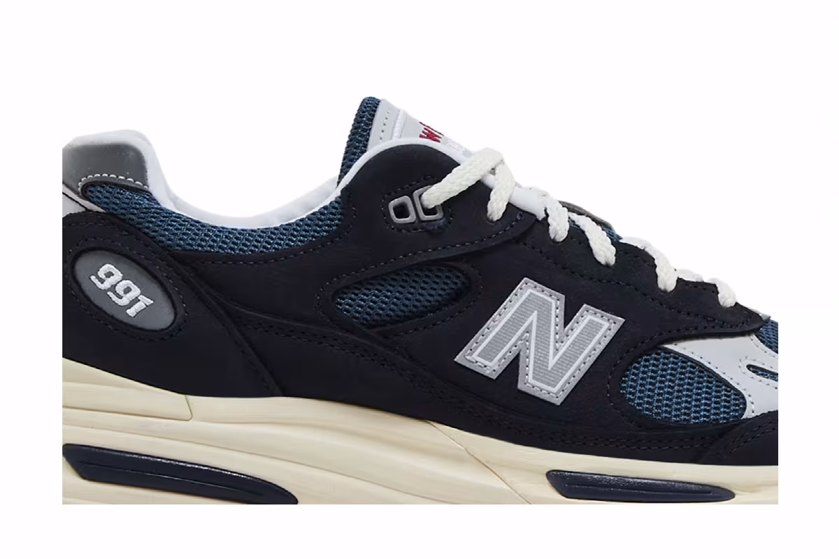 New Balance 991v2 Made in England Vintage Sport Pack - Navy, view 3