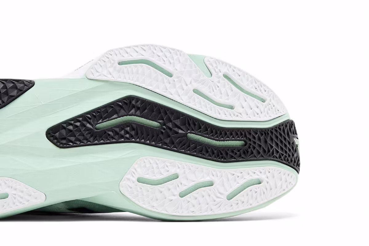 New Balance Women's FuelCell Rebel v4 Clay Ash, view 6