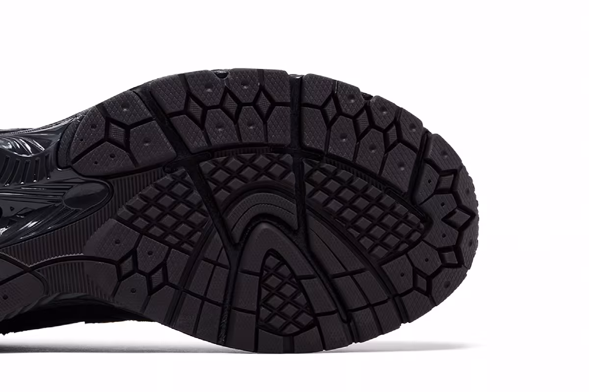 Kith x New Balance 860v2 Espresso, view 6