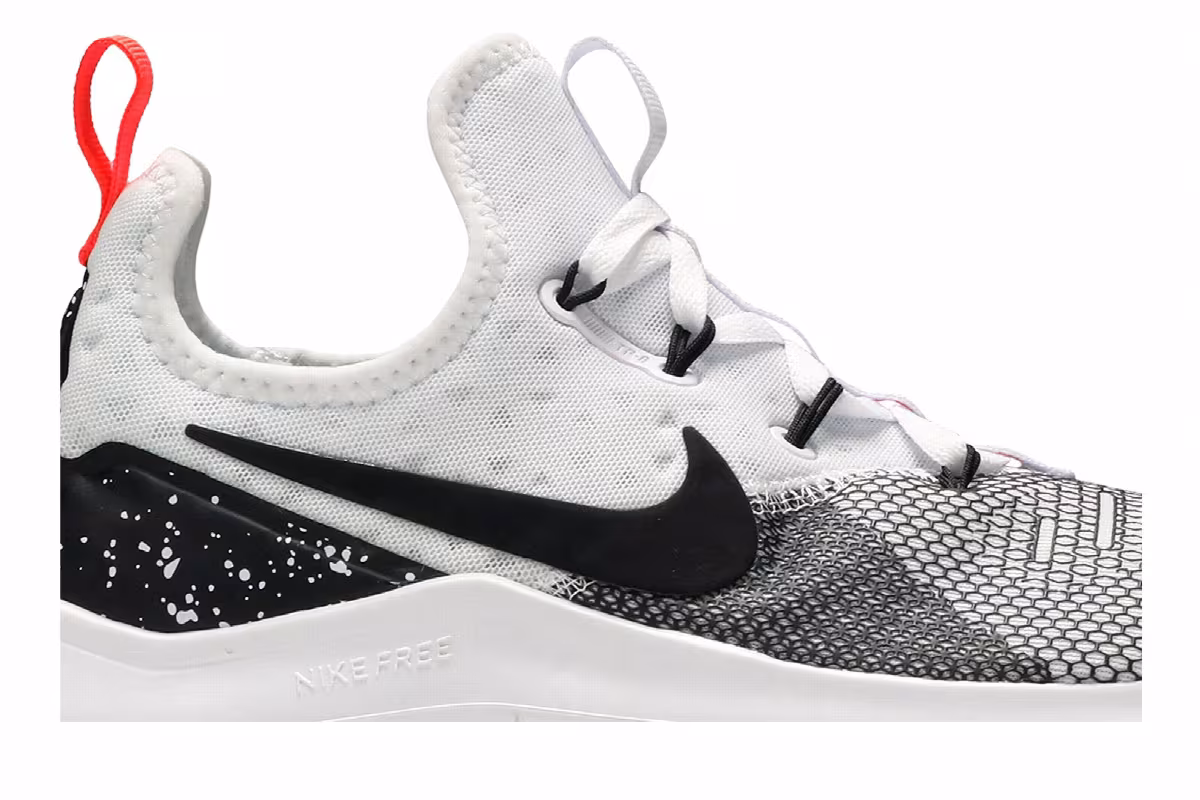 Nike Women's Free TR 8 White Black, view 3