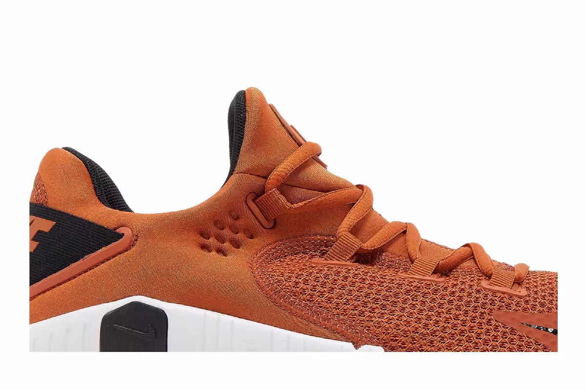 Nike Free Metcon 4 Desert Orange, view 3