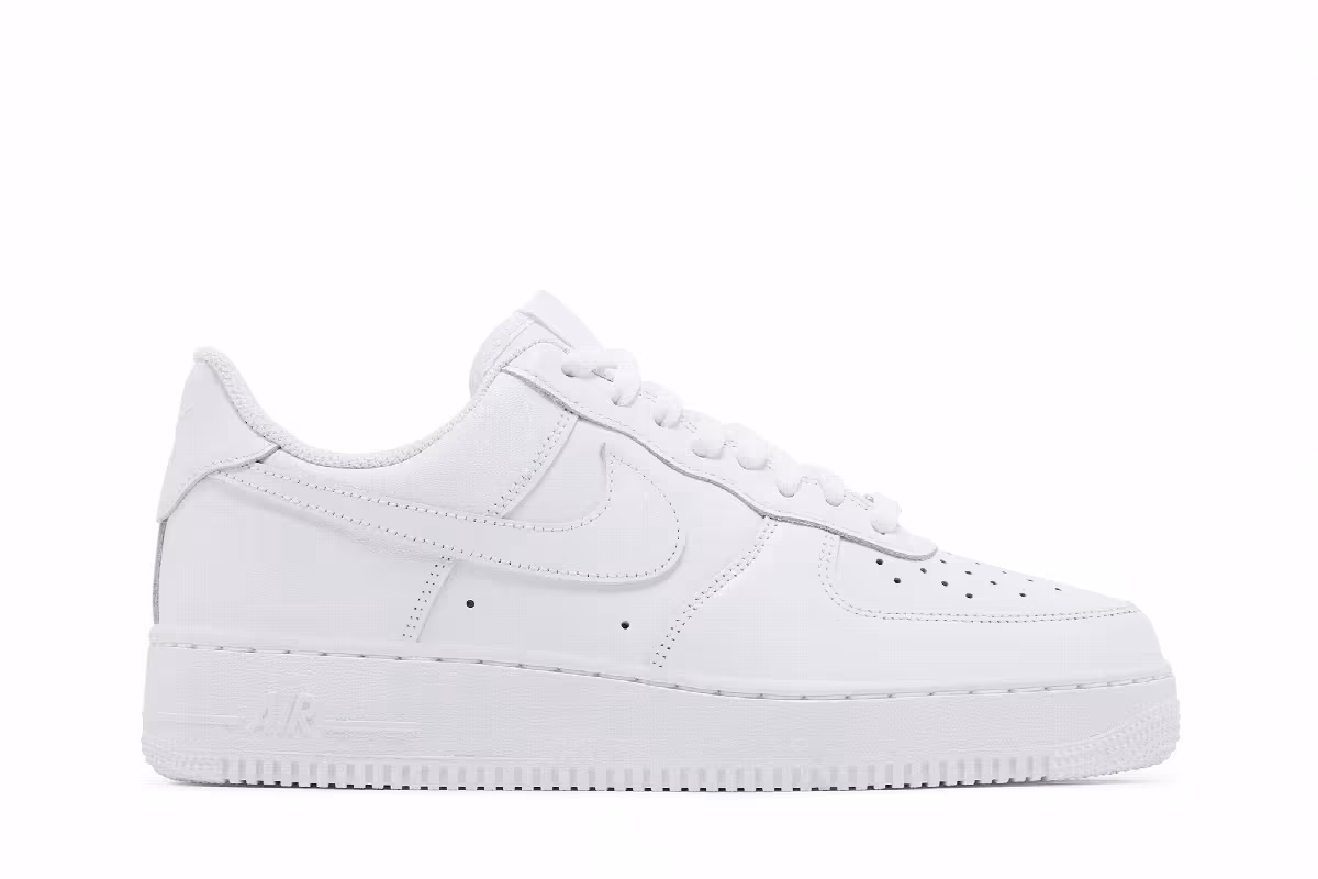 Nike Air Force 1 Triple White, view 2
