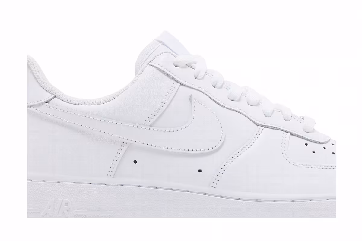 Nike Air Force 1 Triple White, view 3