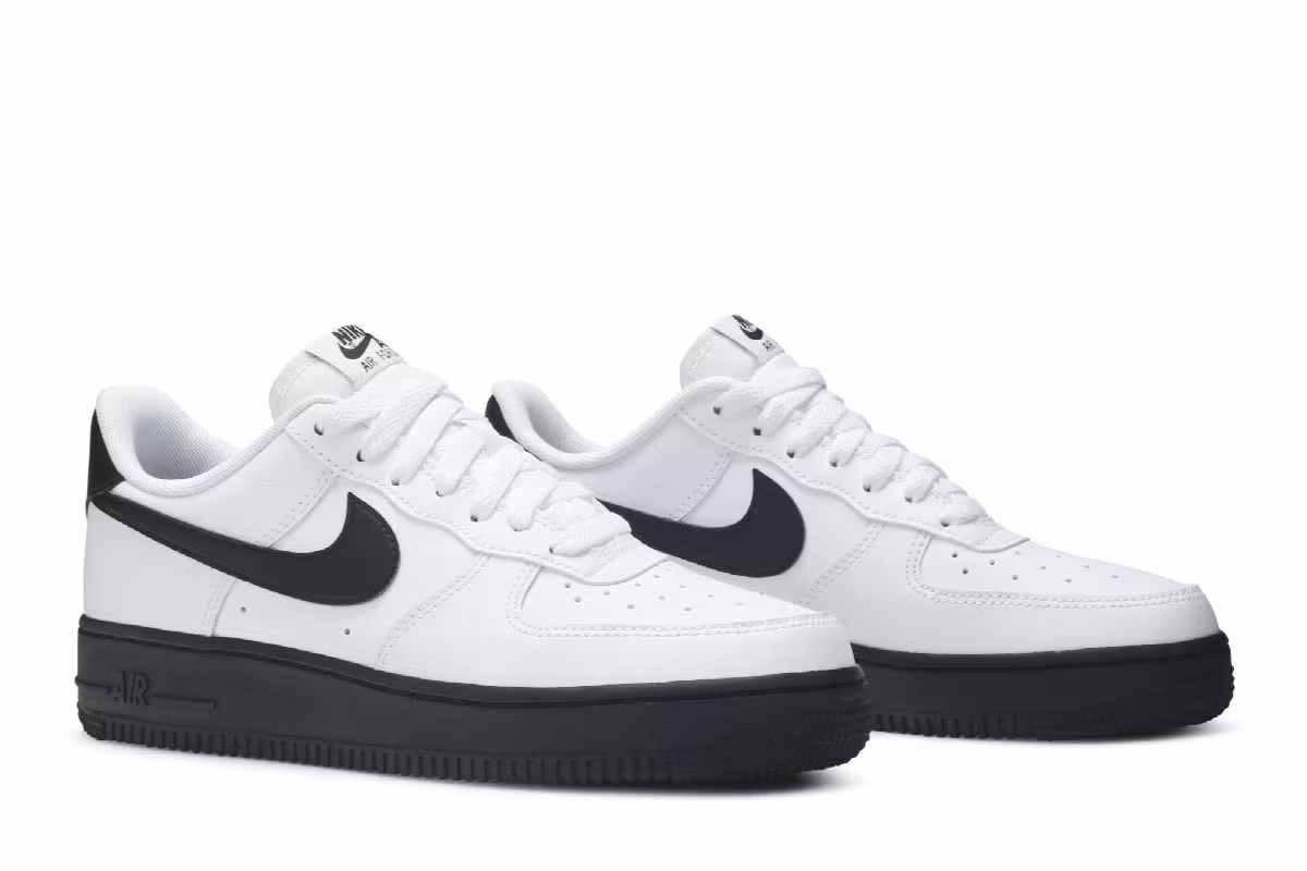 Nike Air Force 1 Low White Black Sole, view 9