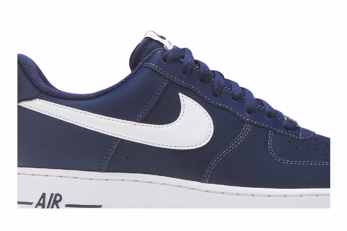 Nike Air Force 1 Low Midnight Navy, view 3