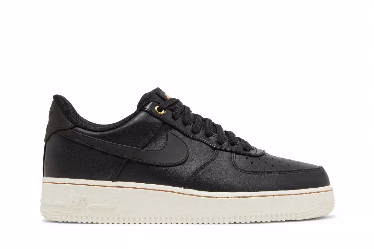 Nike Air Force 1 Premium Black Pack, view 2
