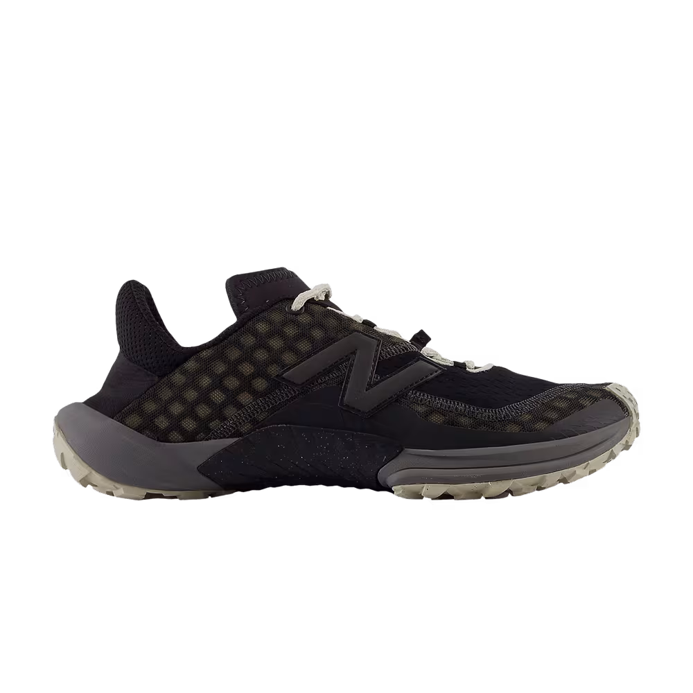 New Balance Minimus Trail Black Tan