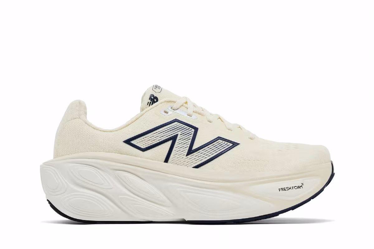 New Balance Fresh Foam X More v5 Angora Hot Mango, view 2