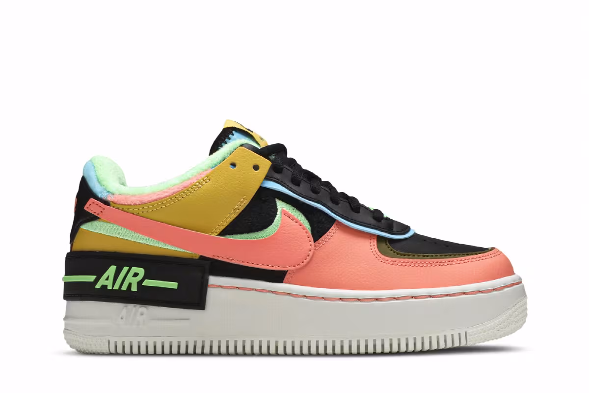 Nike Women's Air Force 1 Shadow SE Solar Flare Atomic Pink, view 2