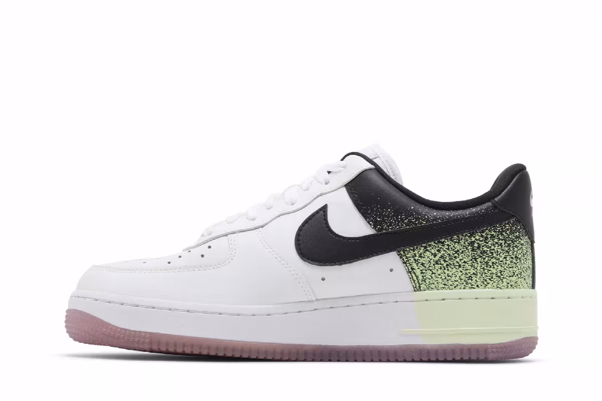 Nike Women's Air Force 1 Splatter, view 4