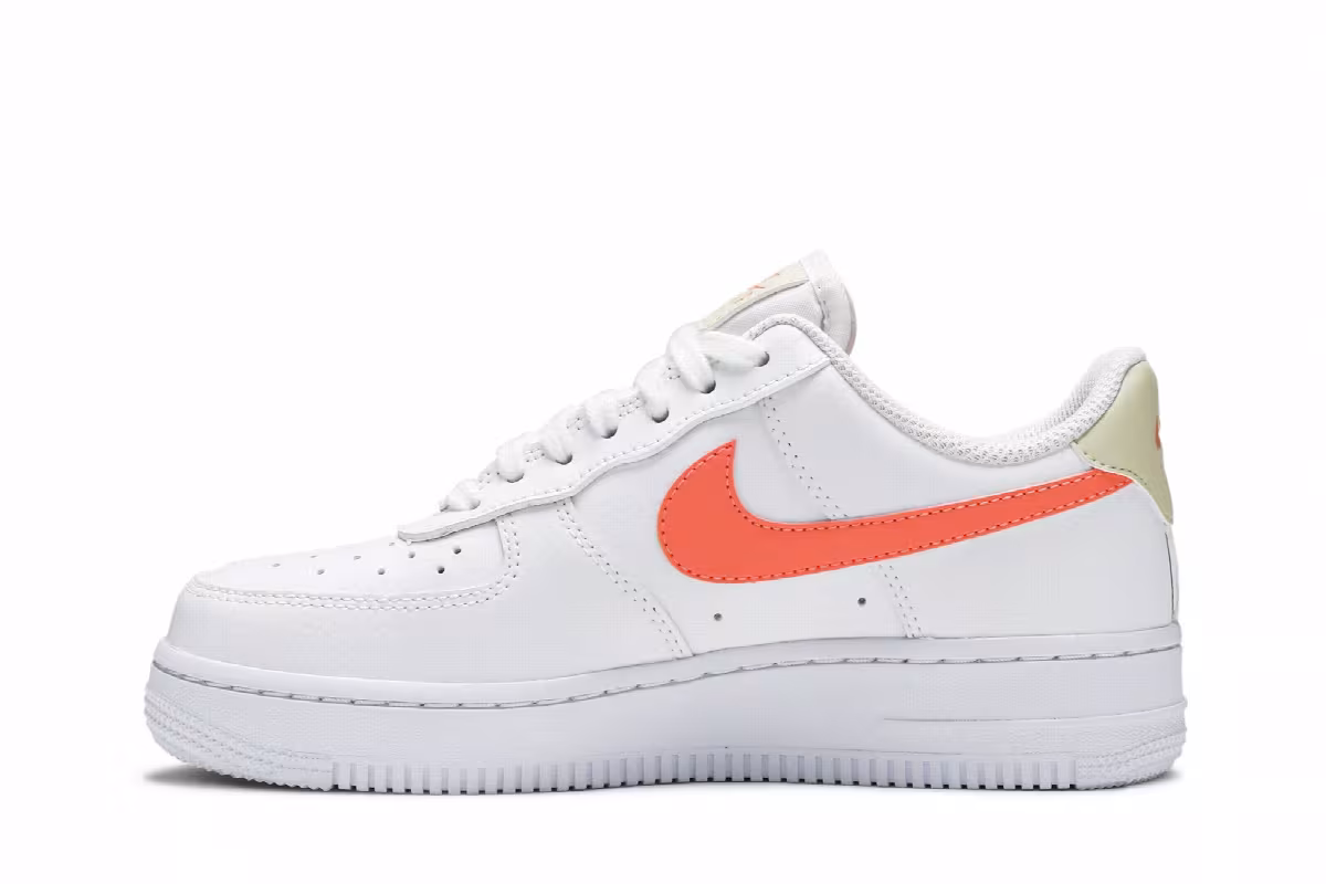 Nike Women's Air Force 1 Atomic Pink, view 4