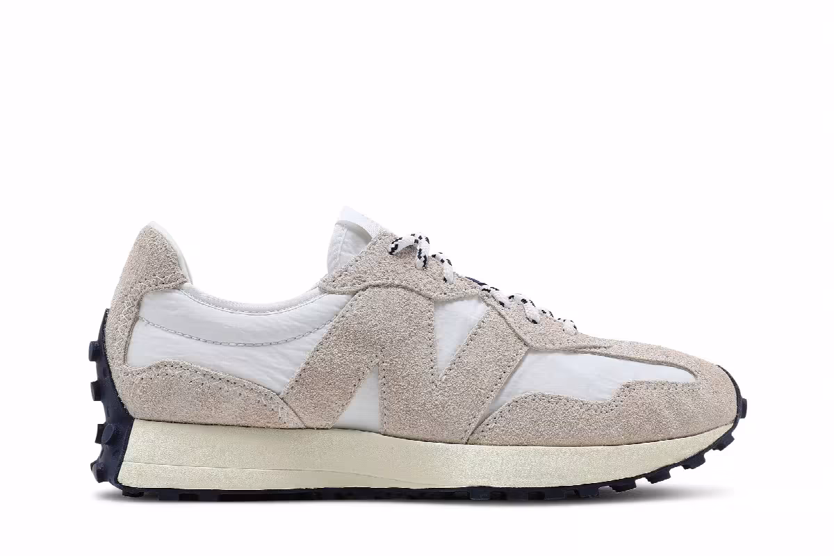 New Balance 327 Moonbeam, view 2