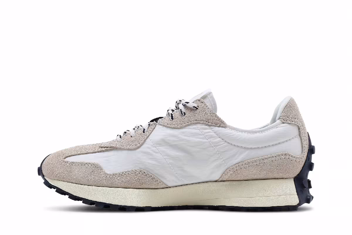 New Balance 327 Moonbeam, view 4