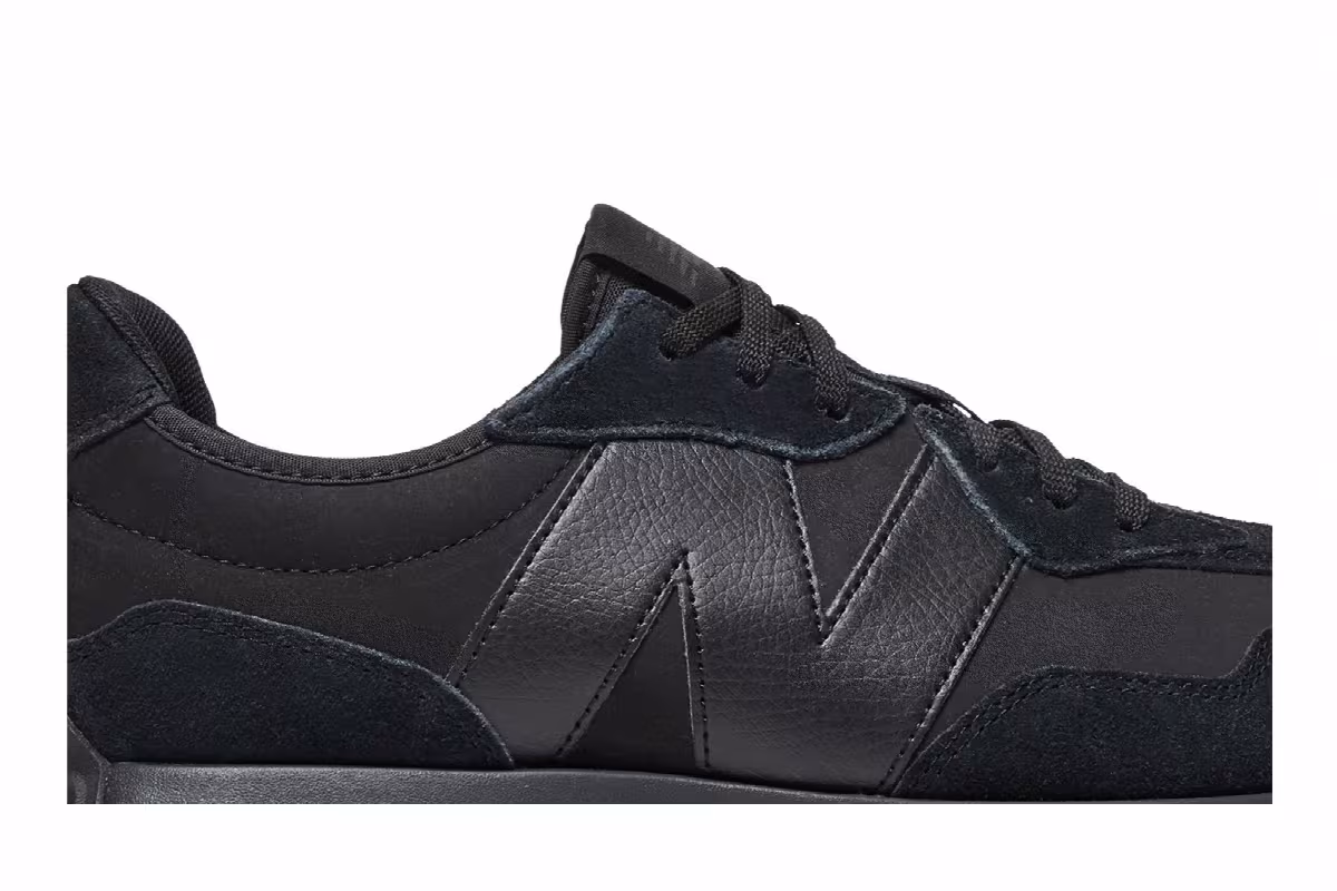 New Balance 327 Black, view 3