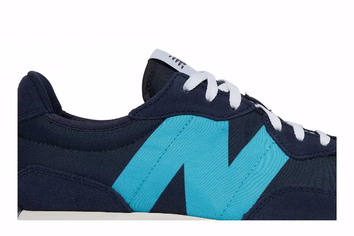 New Balance 327 Eclipse Virtual Sky, view 3