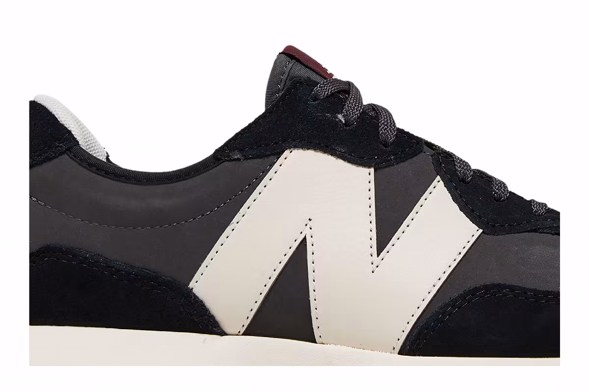 New Balance Women's 327 Black, view 3