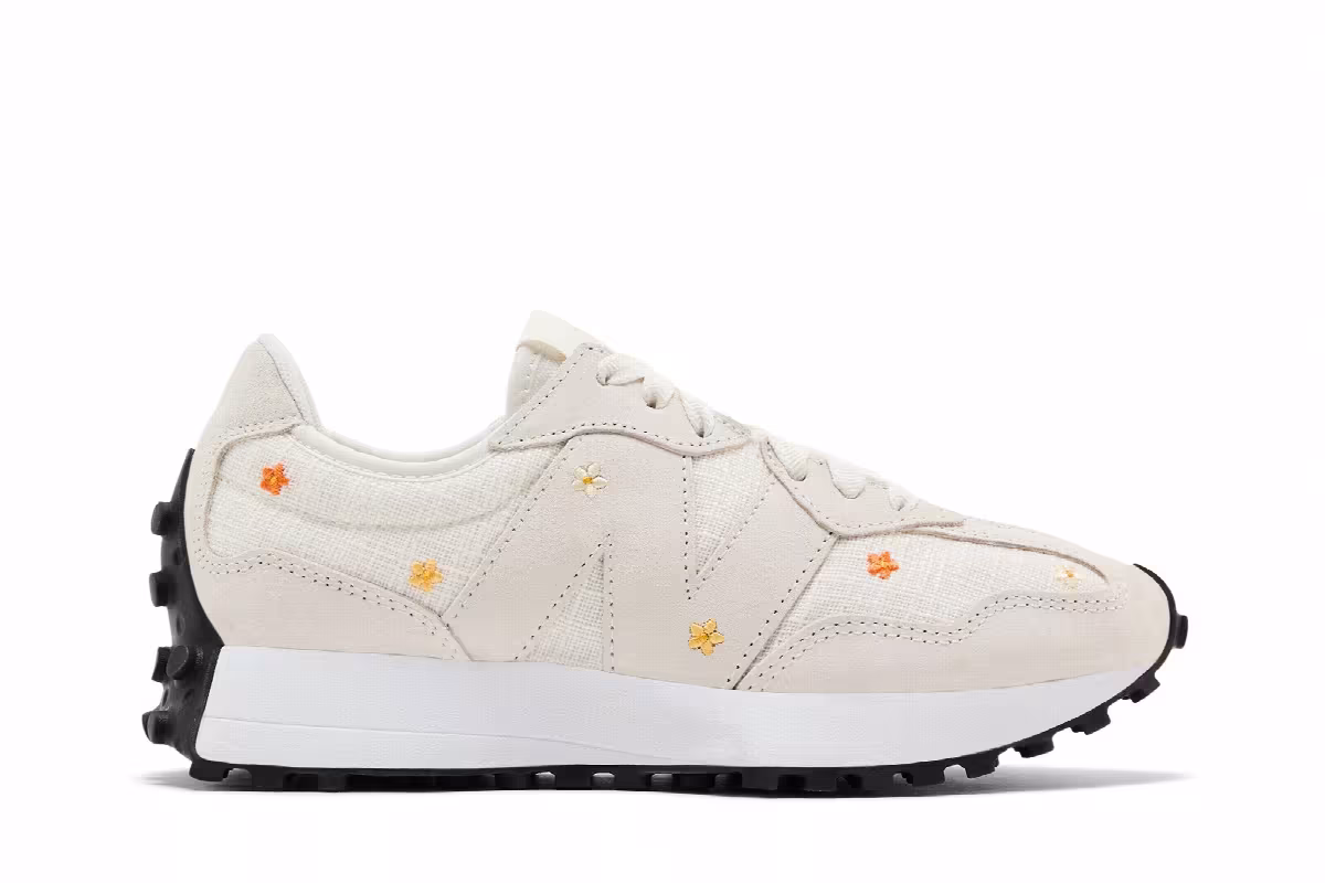New Balance Women's 327 Sea Salt Floral Embroidery, view 2